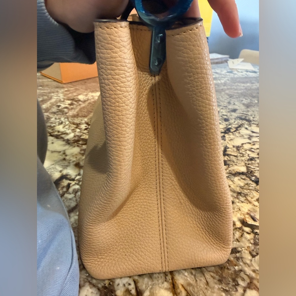Louis Vuitton Capucines MM in Beige - Picture 13 of 15